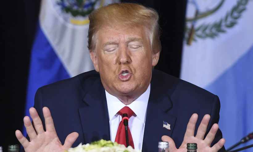 Transcrição divulgada confirma que Trump pediu à Ucrânia para investigar Biden - SAUL LOEB / AFP