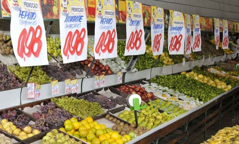 Só pesquisa salva consumidor de diferenças de até 392% nos sacolões - Juarez Rodrigues/EM/D.A Press