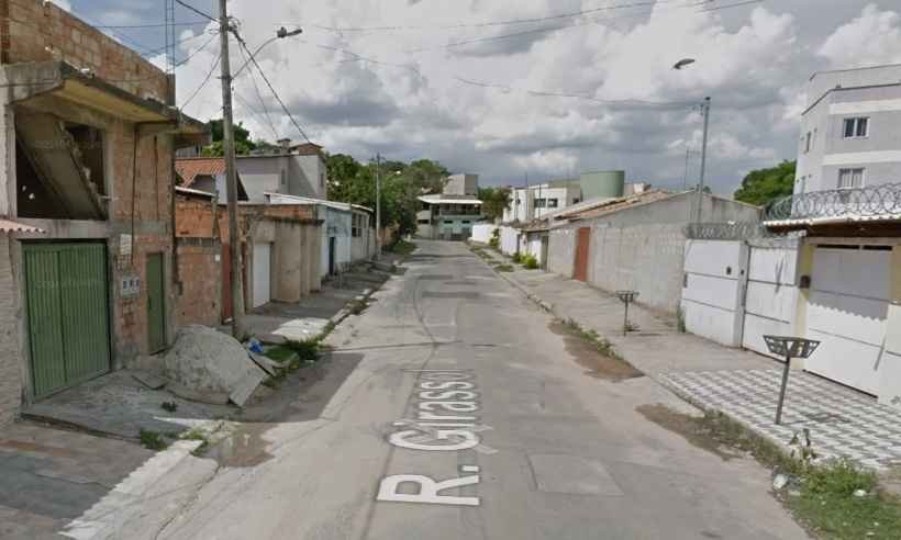 Mãe e filha são presas em Betim com drogas e submetralhadora em casa  - Google Street View/Reprodução