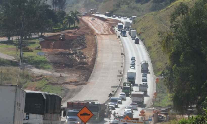 Atenção, motoristas: BR-381 será fechada nesta quarta-feira para detonação de rochas - Paulo Filgueiras/EM/D.A Press