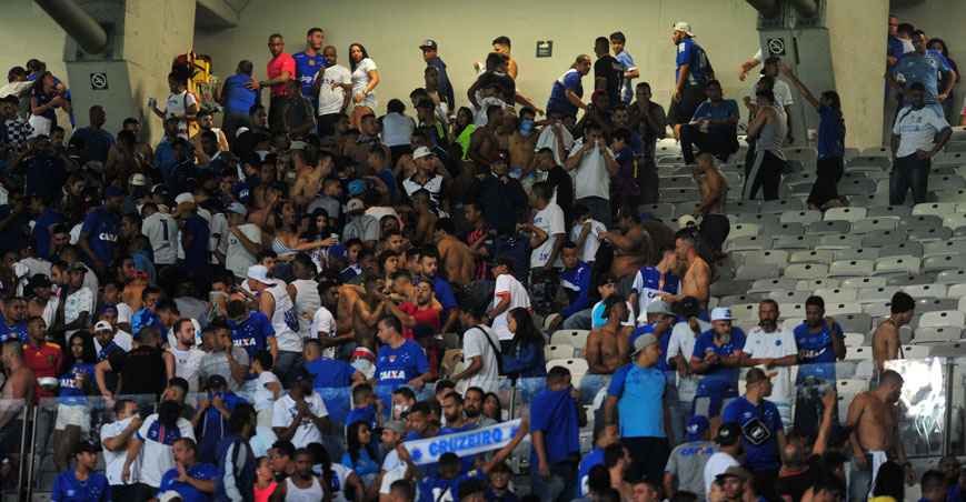 O afastamento da diretoria seria a melhor forma de salvar o Cruzeiro - Ramon Lisboa/EM/D.A Press