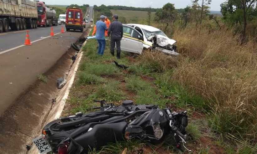 Motociclista e taxista morrem em acidente na BR-365, no Triângulo Mineiro - CBMMG/Divulgação