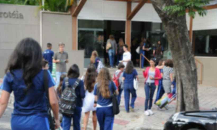 Professor tenta conter briga entre alunos, leva soco no olho e é indenizado por colégio de BH - Paulo Filgueiras/EM/D.A Press - 04/02/2013