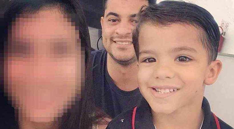 Padrasto mata menino de 4 anos com 20 facadas por ele não parar de chorar - Reprodução