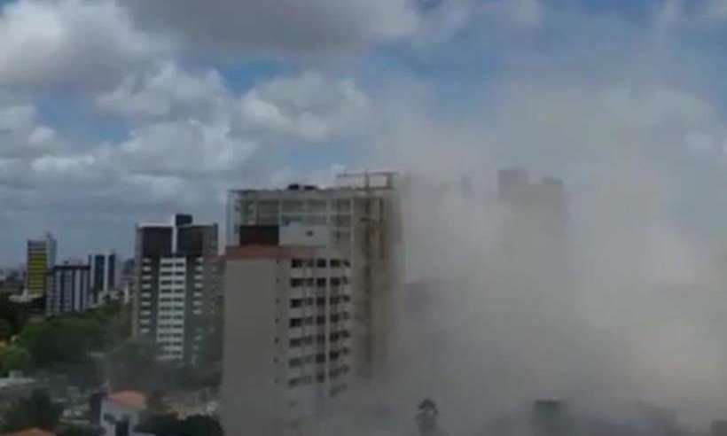 Sobe para nove o número de pessoas resgatadas com vida em Fortaleza - Twitter/Reprodução 