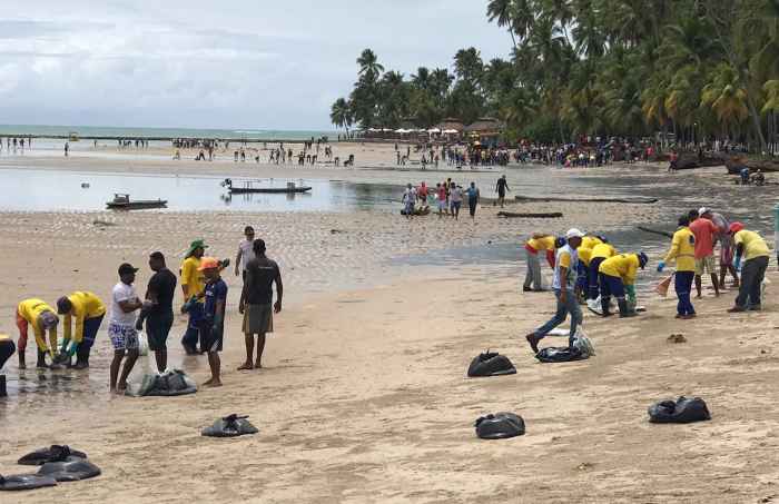 Praia dos Carneiros, em Pernambuco, é atingida por manchas de óleo -  Reprodução/Instagram