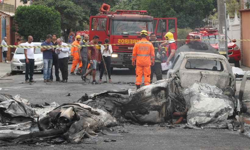 Entenda como foi a queda do avião no Bairro Caiçara, em Belo Horizonte - Jair Amaral/EM/D.A Press