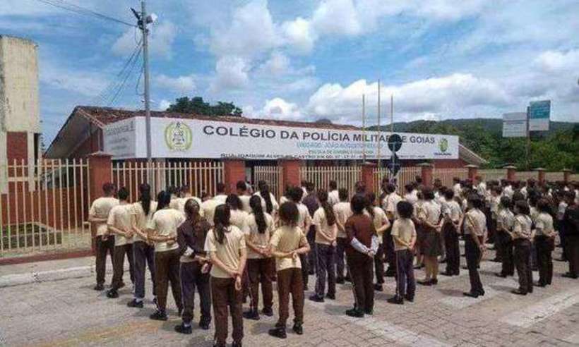 Alunos são forçados a ficar nus durante revista em escola militarizada em Goiás - CEPMG Perillo/Facebook