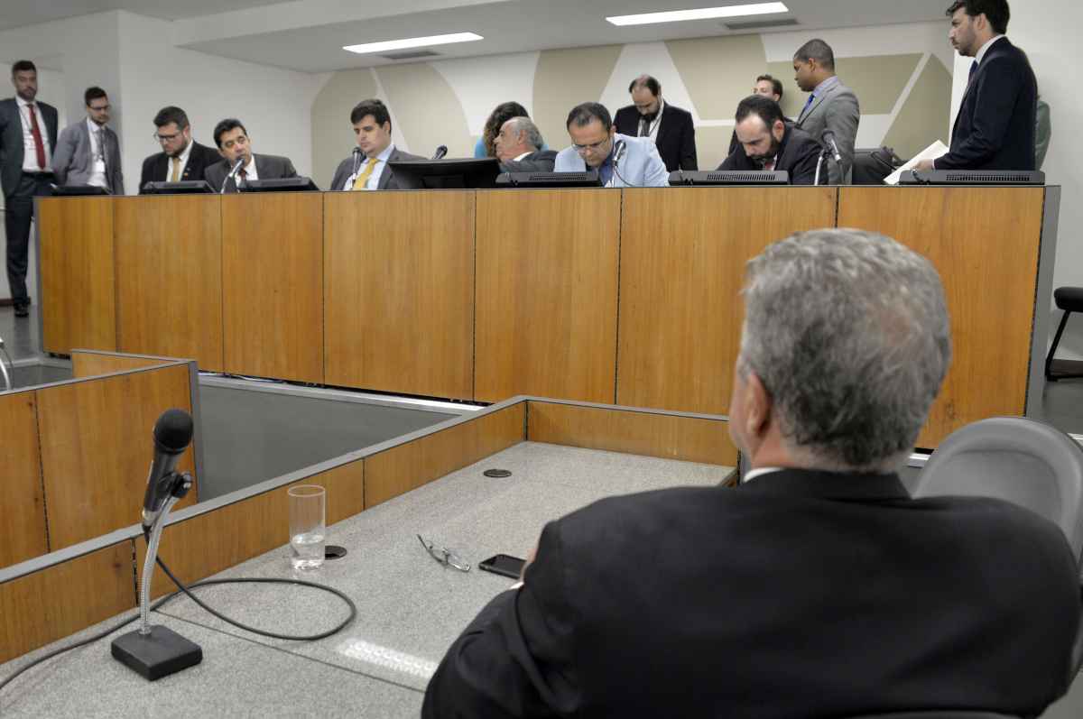 Deputados de Minas aprovam em comissão projeto para usar dinheiro do nióbio no 13º de servidores - Sarah Torres/ALMG