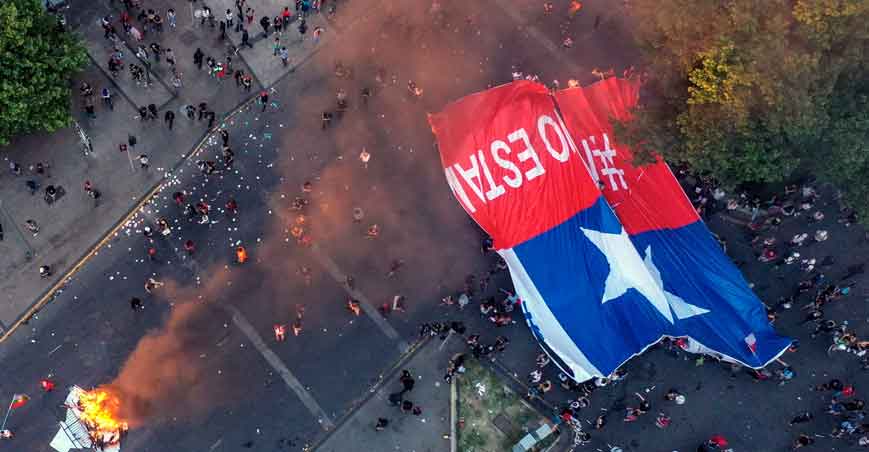 Por que os protestos no Chile são alerta contra precariedade social - PABLO COZZAGLIO/afp