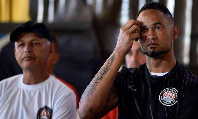 Goleiro Bruno rescinde contrato e deixa Poços de Caldas sem disputar jogos oficiais - Douglas Magno/AFP