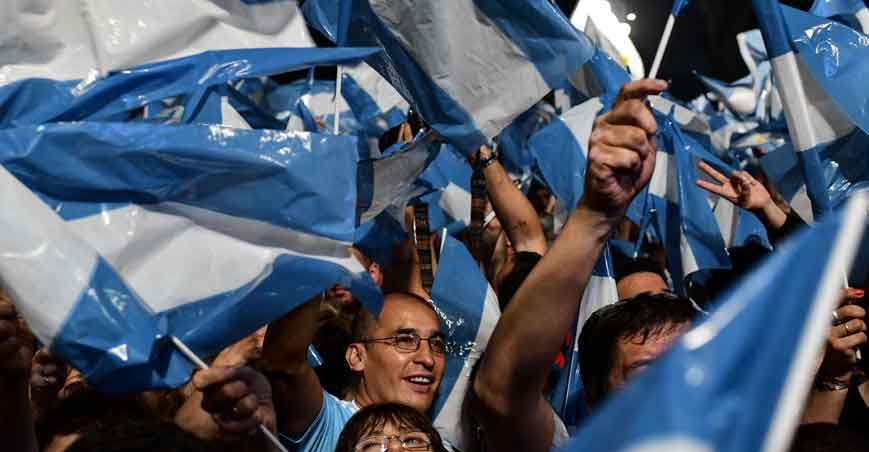 Brasil deve refletir sobre vitória do peronismo na Argentina e protestos no Chile - Ronaldo Schemidt/AFP