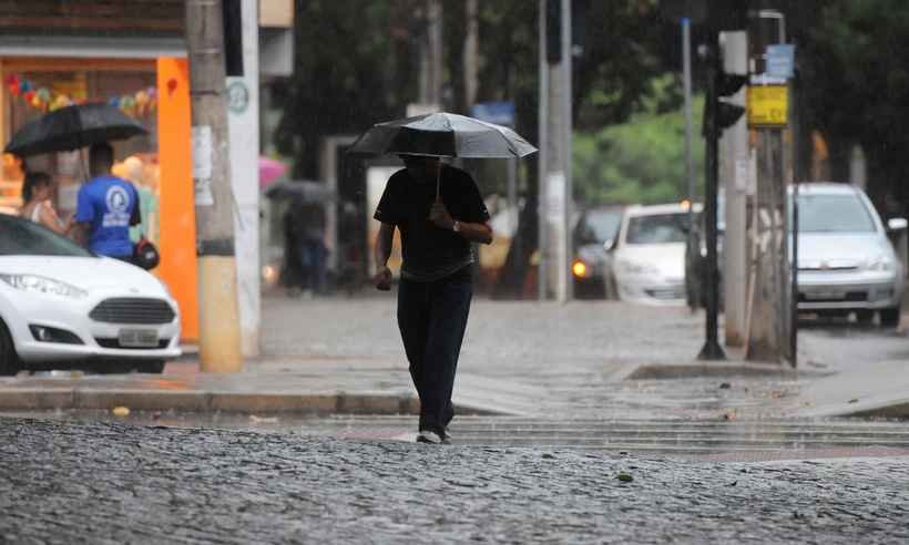 Calor e chuva devem permanecer até domingo; Defesa Civil emite alerta de pancadas - Leandro Couri/EM/D.A. Press