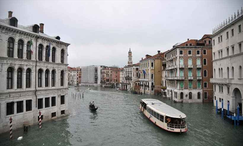 Veneza, no norte da Itália, enfrenta maior cheia em 50 anos  - Marco Bertorello / AFP

