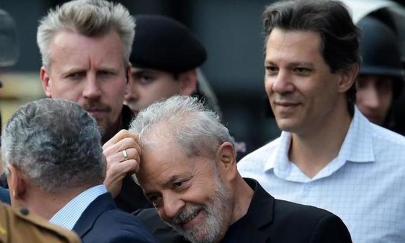 'Rodrigo Hilbert' da PF estuda lançar livro relatando convivência com Lula - ARL DE SOUZA/AFP