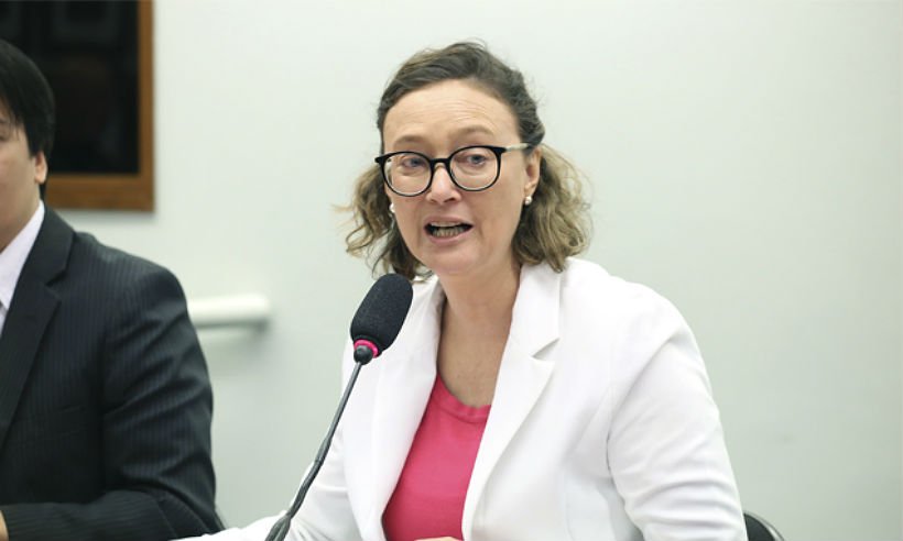 Deputada doa indenização paga por Bolsonaro para entidades de proteção à mulher - Jailson Sam/Agência Câmara