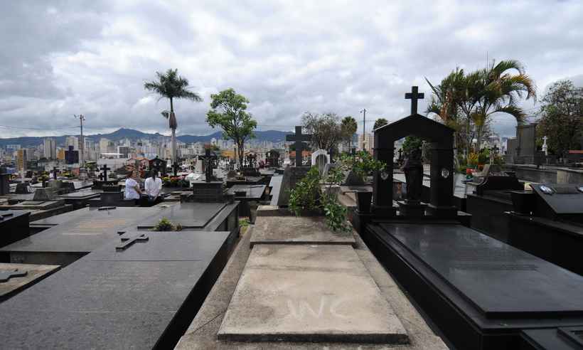 Tem jazigo em cemitério municipal? Fique atento: taxa de manutenção vence em dezembro - Leandro Couri/EM/D.A Press