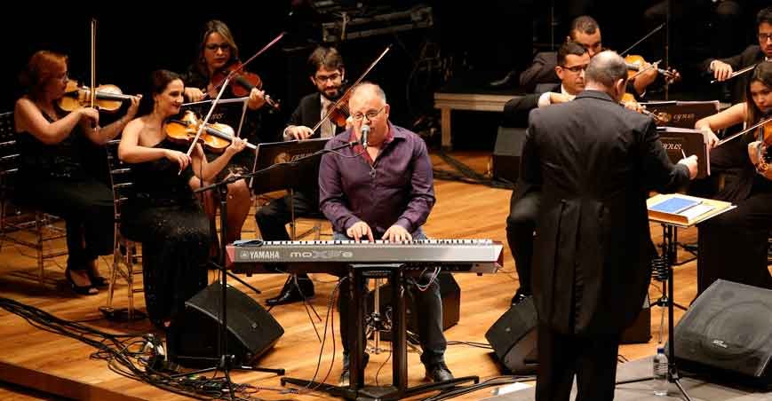 Guilherme Arantes repagina repertório ao lado de orquestra - Naiara Nápoli/Divulgação