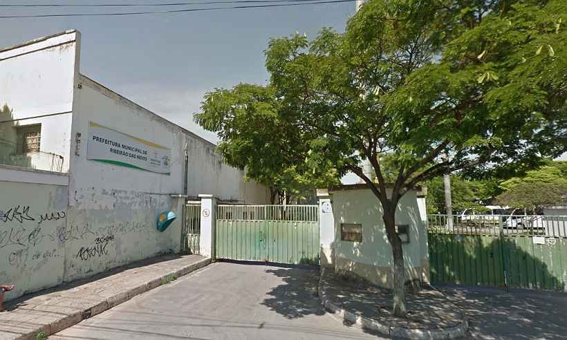 Polícia cumpre mandado de busca e apreensão na Prefeitura de Ribeirão das Neves por desvio de R$ 4,3 milhões - Reprodução/Google Street View
