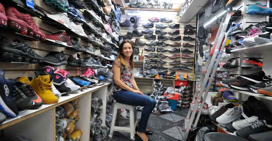 Shoppings populares confiam na emoção do Natal e reforçam estoques - Alexandre Guzanshe/EM/D.A Press
