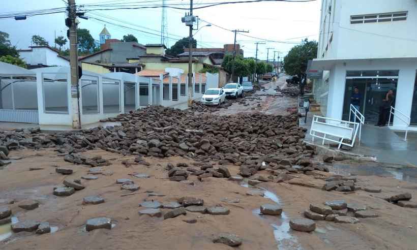 Vídeo mostra alagamento que destruiu avenidas em Rio Pardo de Minas - Gilvan Cerqueira/Divulgação