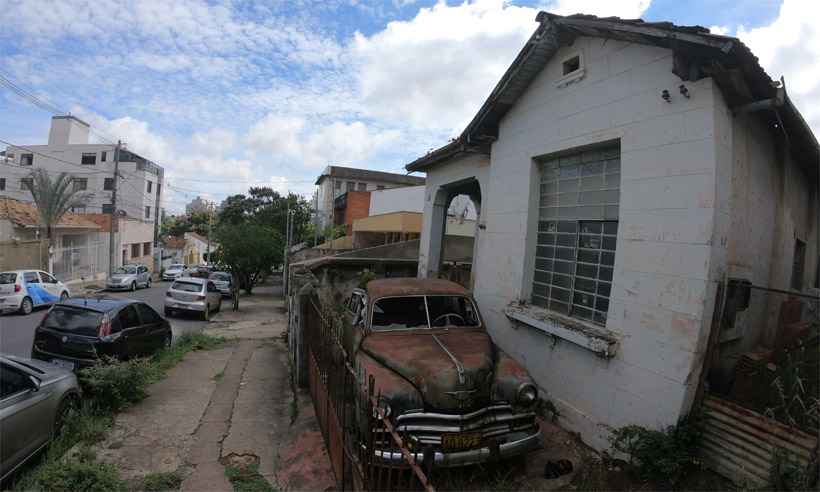 A casa assombrada por lendas: o enigma estacionado em uma garagem do Prado - Edésio Ferreira/EM/D.A Press