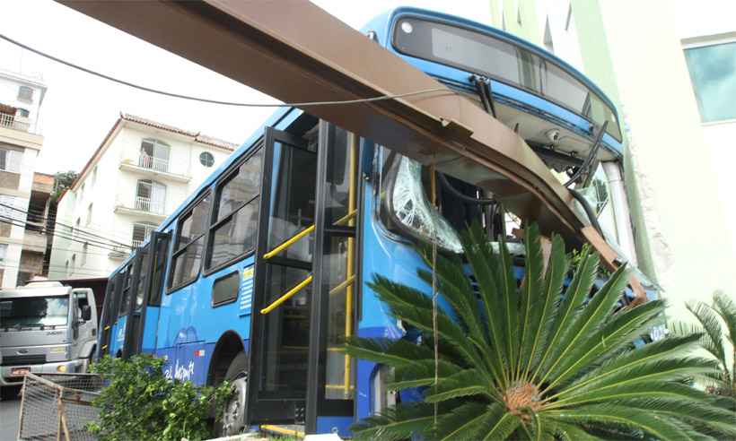 Falta de trocador reduz segurança nos ônibus? Acidentes em BH acirram debate - Jair Amaral/EM/D.A Press