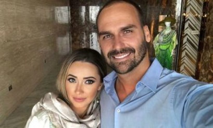 Esposa de Eduardo Bolsonaro cita 'perrengues' apesar do salário de R$ 33 mil do deputado - Reprodução