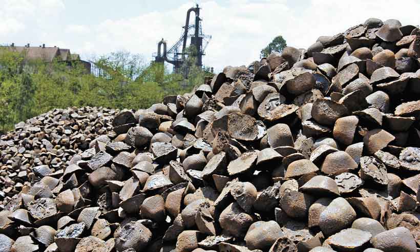 Cargas mineiras são exportadas pelo Porto do Açu, no Rio - Jorge Gontijo/EM/D.A PRESS - 31/10/08