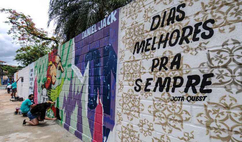 Movimento Gentileza colore praça do Cemitério da Saudade - Leandro Couri/EM/DA PRESS