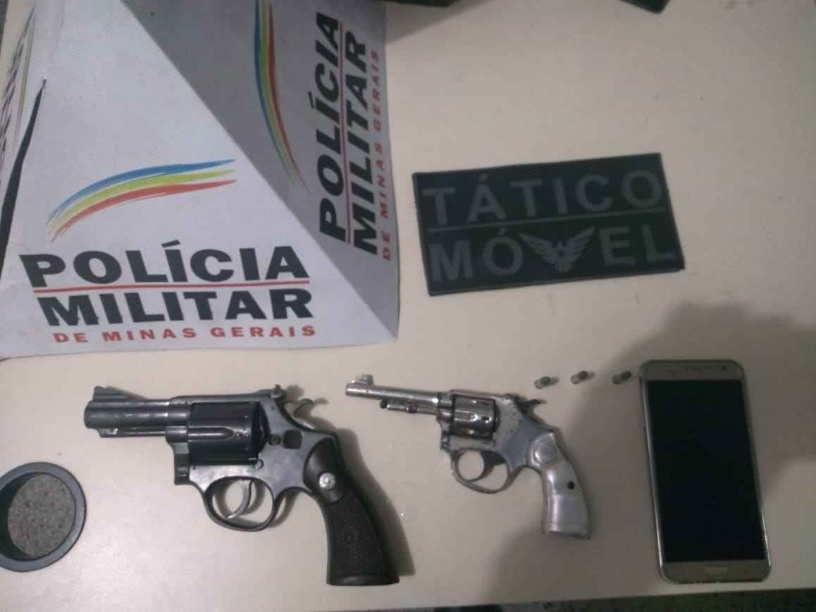 Suspeito é preso portando armas em baile funk no Alto Vera Cruz - Polícia Militar/Divulgação