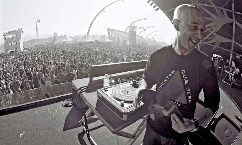 Livro conta história do garoto que largou os estudos e virou DJ famoso - Fabio Mergulhão/Divulgação