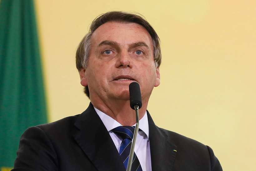 Bolsonaro assina decreto que extingue mais de 14 mil cargos -  Isac Nóbrega/PR