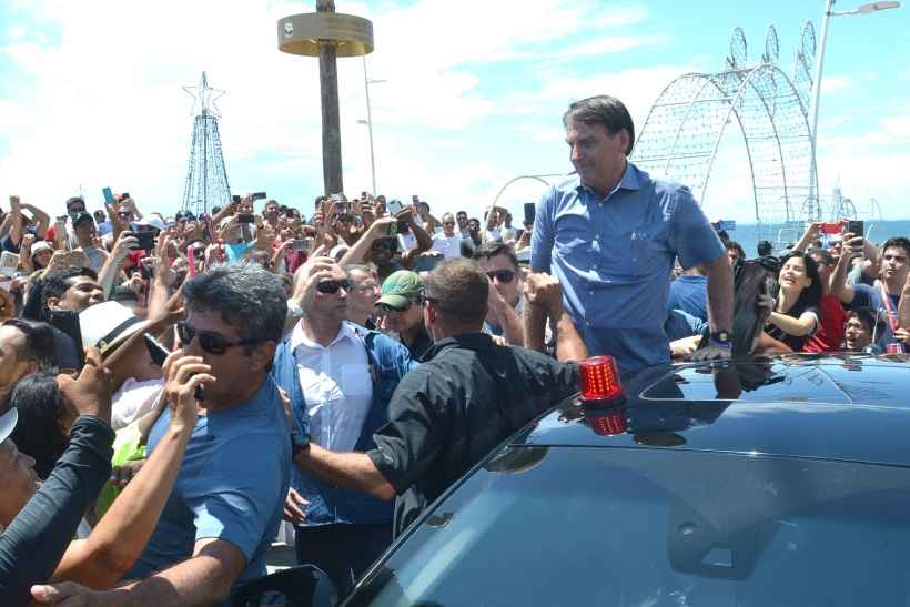 Bolsonaro toma banho de mar e funcionário diz que ele antecipará regresso ao DF - Romildo de Jesus/Estadão Conteúdo