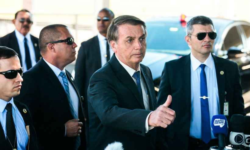 Bolsonaro diz que livros didáticos têm 'muita coisa escrita' - Antônio Cruz/Agência Brasil 