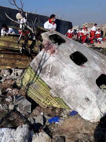 Queda de avião mata 176 pessoas em Teerã - Cruz Vermelha Iraniana/Divulgação