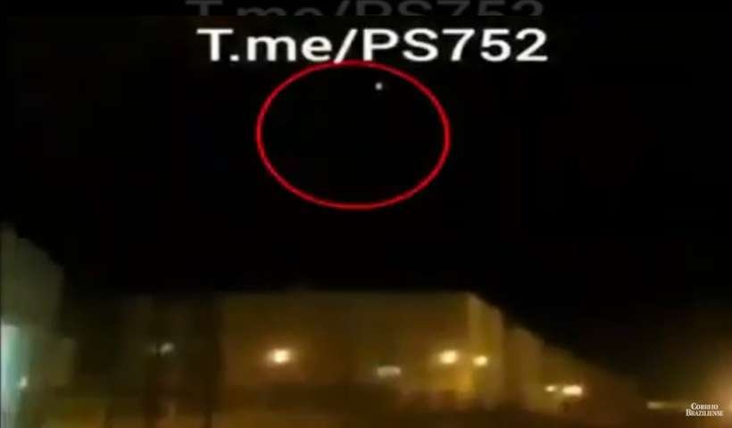 Vídeo mostra o momento em que avião é derrubado por míssil iraniano - Reprodução/Internet