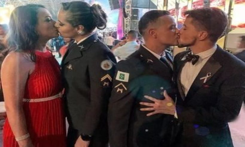 Promotoria vai investigar homofobia após beijos em formatura da Polícia Militar