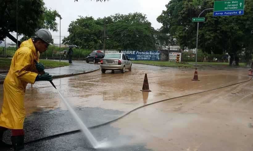 Veja o volume de chuva registrado em cada regional de BH nas últimas horas - Paulo Filgueiras/EM/DA Press