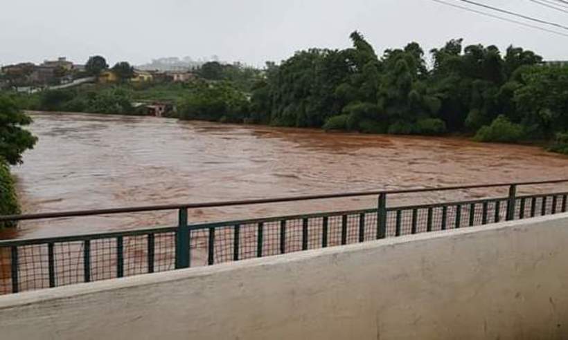 Chuva causa estragos e Ponte Velha é interditada em Santa Luzia, na Grande BH - Jair Amaral/EM.DA.Press