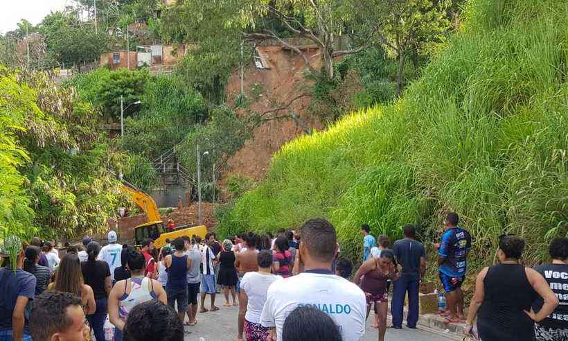 ''Ela queria dar janta para os meninos antes de sair'', diz homem que viu mulher e filhos serem soterrados em BH - Túlio Santos/EM/D.A Press
