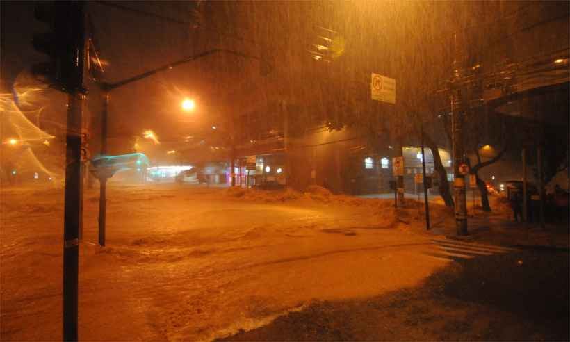 Em menos de uma semana, 54 pessoas morreram durante a chuva em Minas - Túlio Santos/EM/DA Press