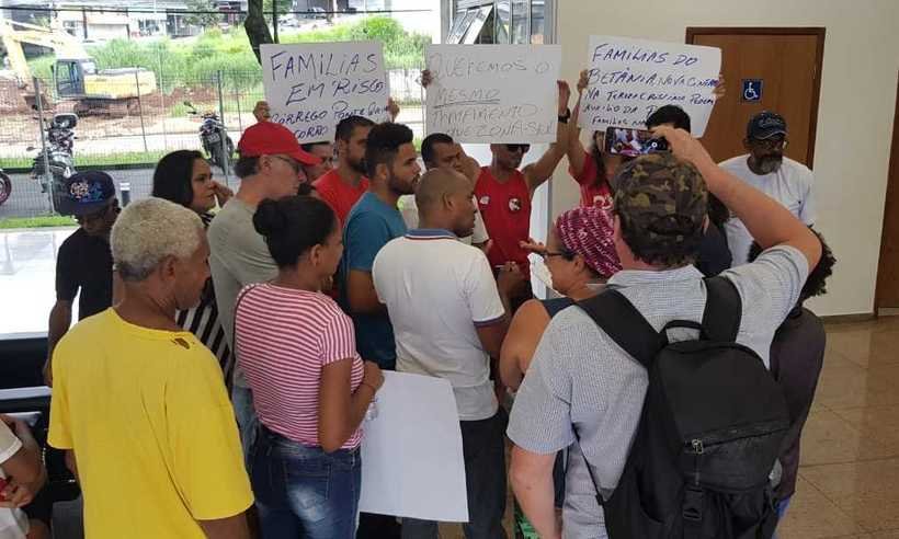 Vítimas de temporal protestam e exigem tratamento igual ao dado a moradores de áreas nobres - Gil Sotero/Divulgação