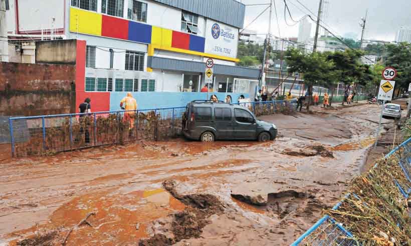 Prefeitura de BH acelera obras para garantir fluidez ao trânsito antes da volta às aulas - Paulo Filgueiras/EM/D.A Press