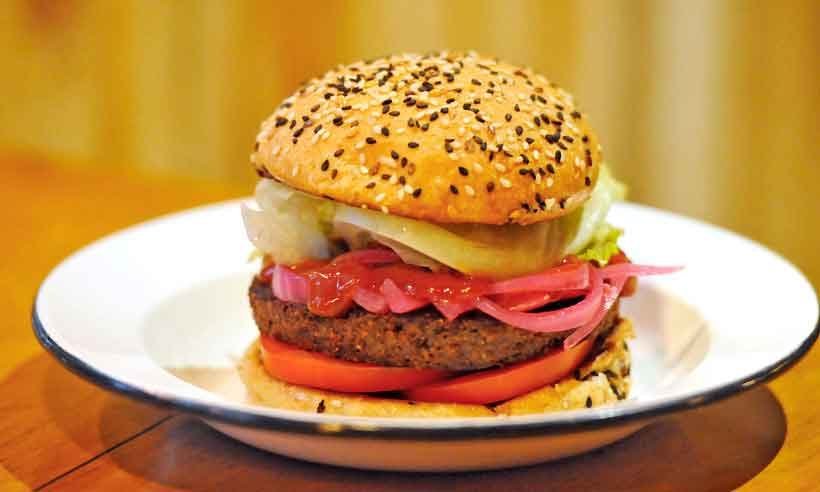 Hamburguerias investem em receitas à base de vegetais - Alexandre Guzanshe/EM/D.A Press