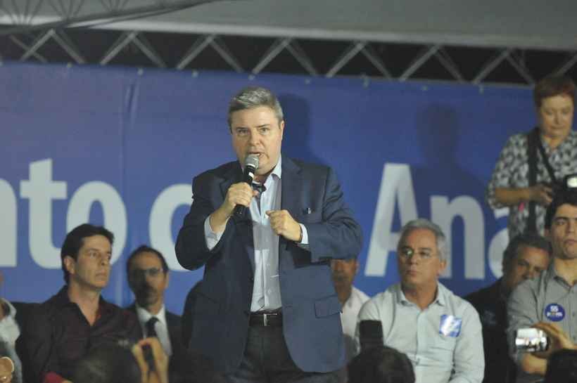 Senador Anastasia comunica ao presidente do PSDB que deixará o partido - Alexandre Guzanshe/EM