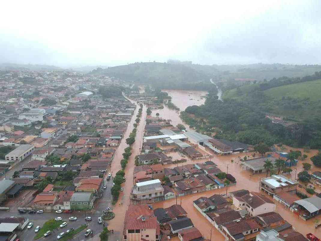 Mais de 1,7 mil fora de casa, destruição e até represa rompida: chuva leva caos ao Sul de Minas - Reprodução/Redes sociais