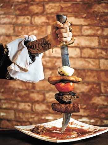 Bar Piratas brinca com elementos tradicionais de churrasco para atrair o público - Victor Schwaner/Divulgação