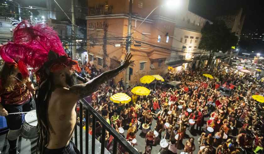 Roda de Timbau denuncia ação de PM em cortejo na Rua Sapucaí - Bruno Figueiredo/Área de Serviço/Belotur