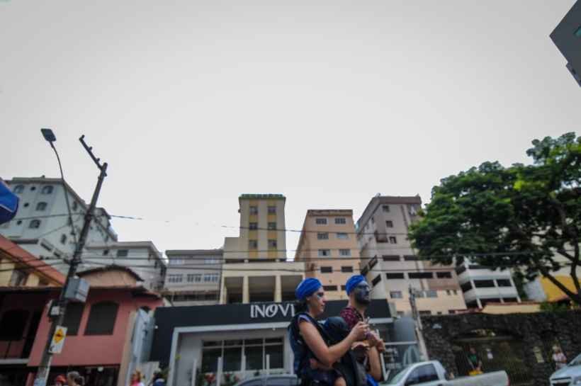 Clima ameno favorece folião, mas há possibilidade de chuvas em BH - Leandro Couri/EM/D.A.Press